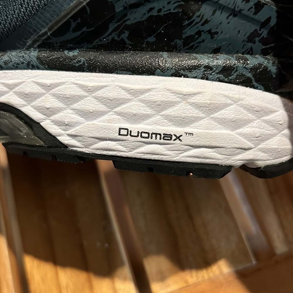 ASICS - Picture 5 of 7